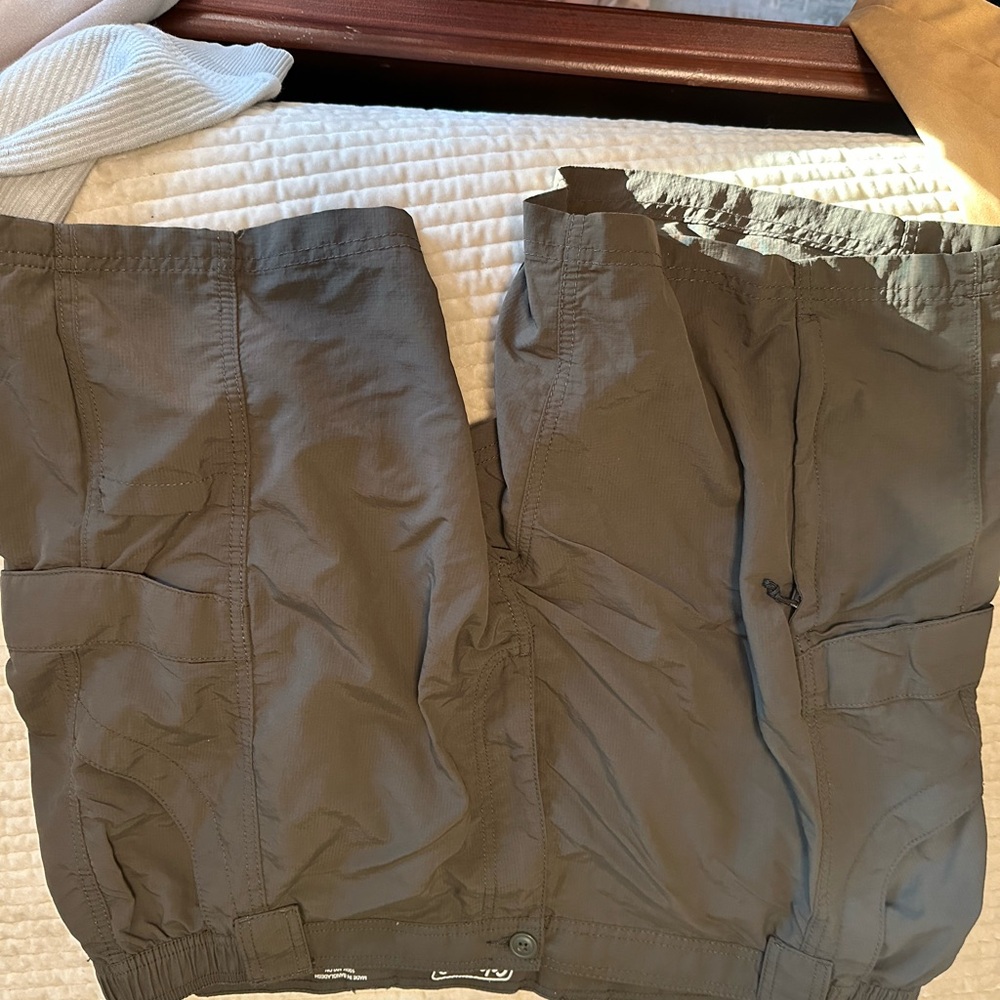 Coleman Olive Green Cargo Shorts